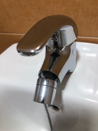 Grifo de bidé nuevo marca Roseau