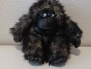 Lote 3 peluches: conejo, gorila y gato