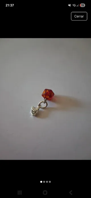 Colgante dado Stranger Things rojo