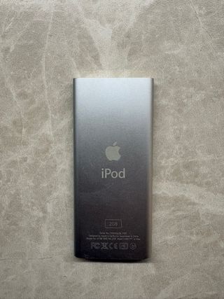 iPod Nano 2ª Gen 2GB Plata + Cable