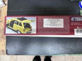Maqueta Renault 4L EBBRO 1/24