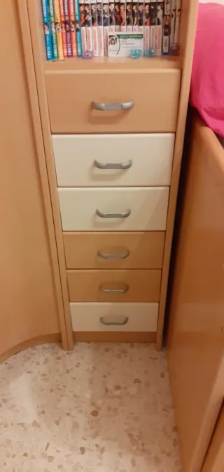 Armario de esquina de madera