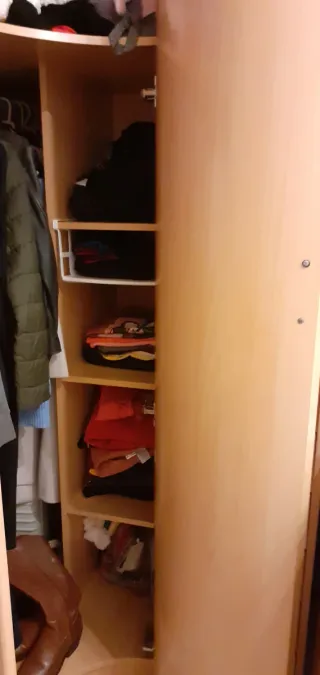 Armario de esquina de madera