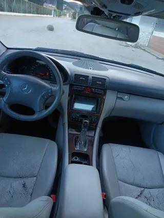 Mercedes-Benz Clase C 2004