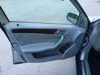 Mercedes-Benz Clase C 2004