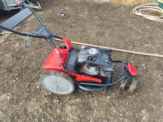 Cortacésped desbrozadora motor gasolina