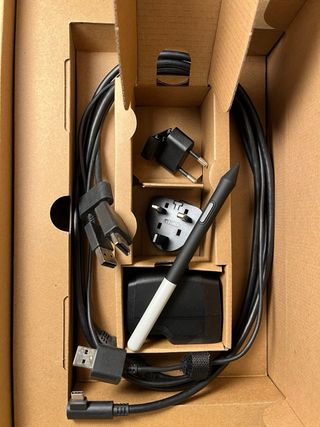 Wacom One 13.3 tablet grafica, lapiz y accesorios