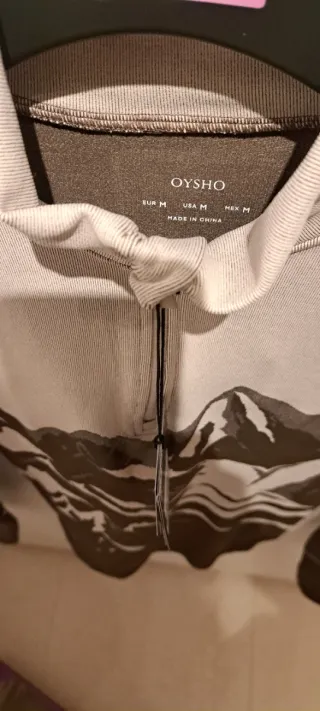 Camiseta térmica deportiva mujer con etiquetas