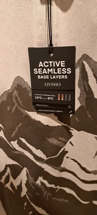 Camiseta térmica deportiva mujer con etiquetas