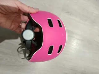 Casco patinaje O skate blanco y rosa