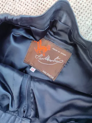 Falda de cuero negra