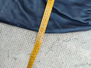 Falda de cuero negra