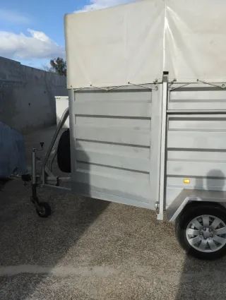 Remolque para 2 caballos