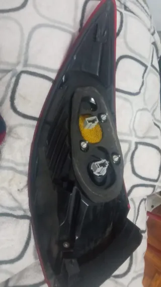Foco trasero rojo