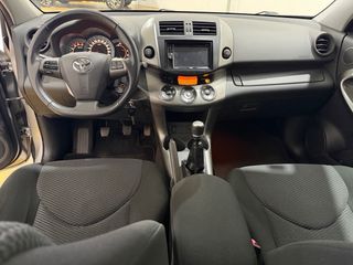Toyota RAV4 2011
