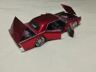 Lincoln Continental escala 1/24