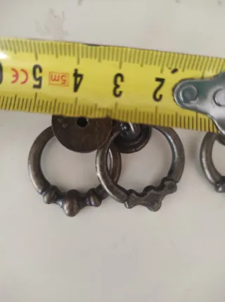 4 tiradores antiguos metal para cajónes son cuatro