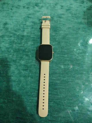 Reloj Inteligente Beige y Dorado