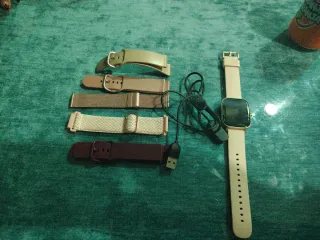 Reloj Inteligente Beige y Dorado