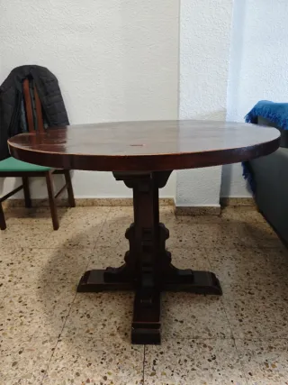 Mesa redonda de madera maciza