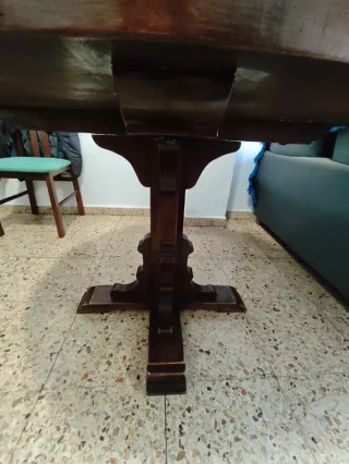 Mesa redonda de madera maciza