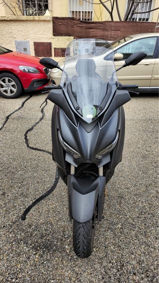 Yamaha XMAX 400 - Iron Max -Maxi Scooter