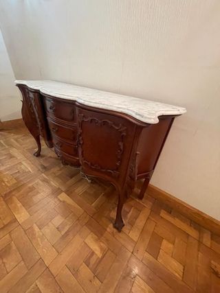 Mueble bajo de madera
