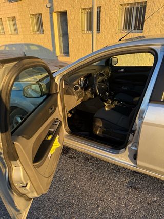 Ford Focus 1.6 TDCi Diésel – Año 2010 Buen estado