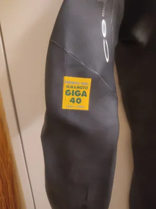 Neopreno Aquaman Cell Gold Talla S