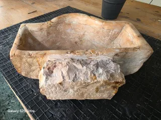 Vecchia Acquasantiera in marmo scultura con decori