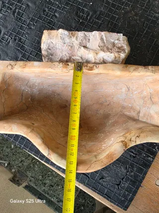 Vecchia Acquasantiera in marmo scultura con decori