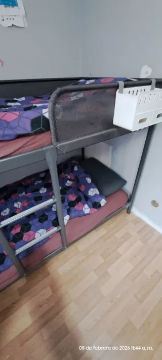 Litera Ikea Metálica Como Nueva sin colchones 75 €