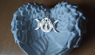 Collar Triple Luna y Madre Tierra color Plata