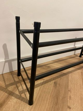 Barra zapatero metálica negra, extensible