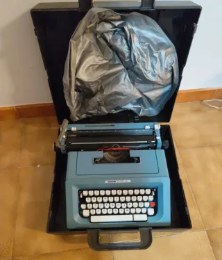 Máquina de escribir Olivetti Studio 46