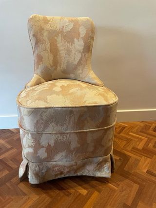 Butaca dormitorio tela beige y rosa