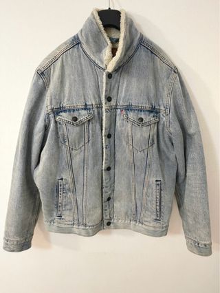 Cazadora Levi's Denim con Forro Sherpa