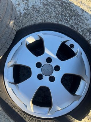 Llantas Audi 17 con neumáticos al 80%