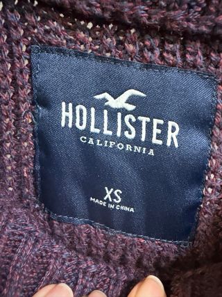 Jersey Hollister chico morado talla XS