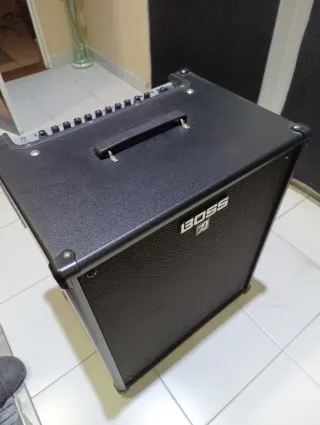 Amplificador Bajo Boss Katana 210