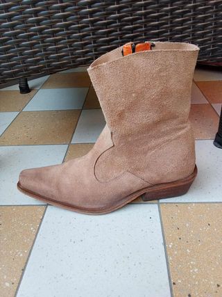 Stivaletti cowboy in camoscio