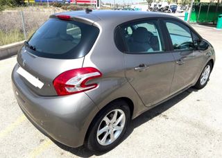 Peugeot 208 1.4 ACTIVE 2012