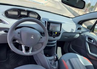 Peugeot 208 1.4 ACTIVE 2012