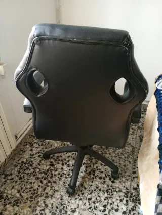 Silla de oficina negra