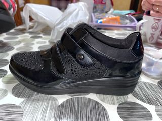 Zapatos negros talla 39 sin estrenar