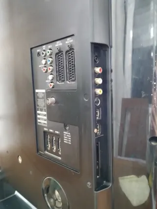 TV Philips 42" Full HD 60 Hz Cable HDMI de regalo