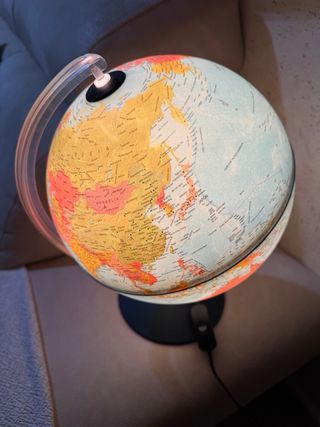 Globo Terráqueo Iluminado