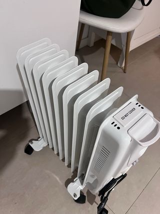 Radiador Aceite Pequeño Blanco. Potencia 2000 w.