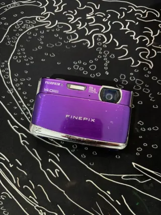 Cámara Digital Fujifilm FinePix Z80 Morada
