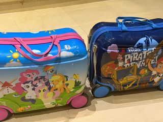 Maleta infantil viaje piratas azul niño